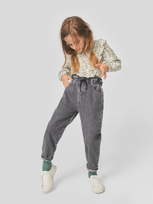 Blouse fleurie & jean éthique enfant